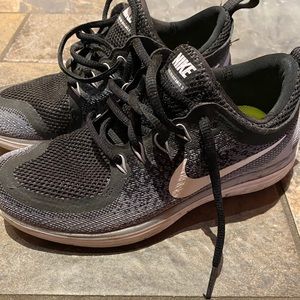 Boys Used Bike Shoes size 6